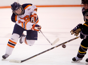 Holly Carrie-Mattimoe bounced back from a 3-2 loss to Quinnipiac Friday night with a 4-0 win over the Bobcats on Saturday.