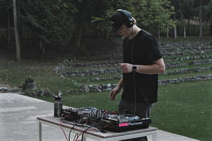 Lucas Dell’Abate, who goes by the stage name Heit Haus, performed a techno music set at sunrise in the amphitheater in Thornden Park on Sept. 26.