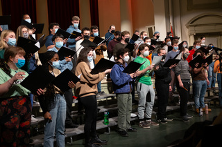 While the accompanying instruments were not there during the earlier rehearsals, the Mass offered attendees complete choral experience. 